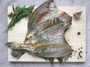 Красноперка вяленая: Камбала ёрш (Мурманская) вяленая