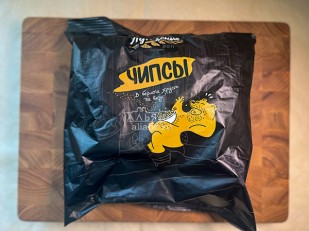 Колбаски ФОМА ЛУКИЧ (с сыром) (по 0,5кг): Багет пшеничный карамелизированый лук